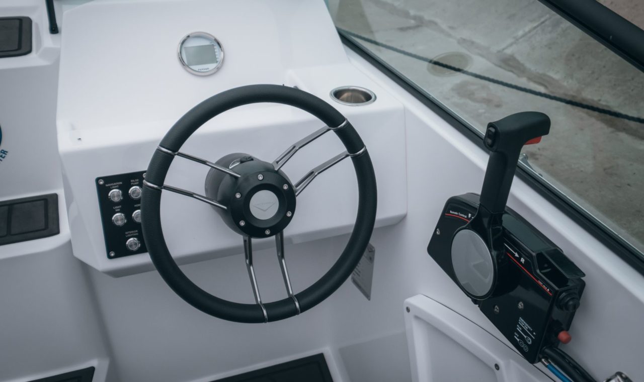 фото Лодка Victory 570 Cruiser