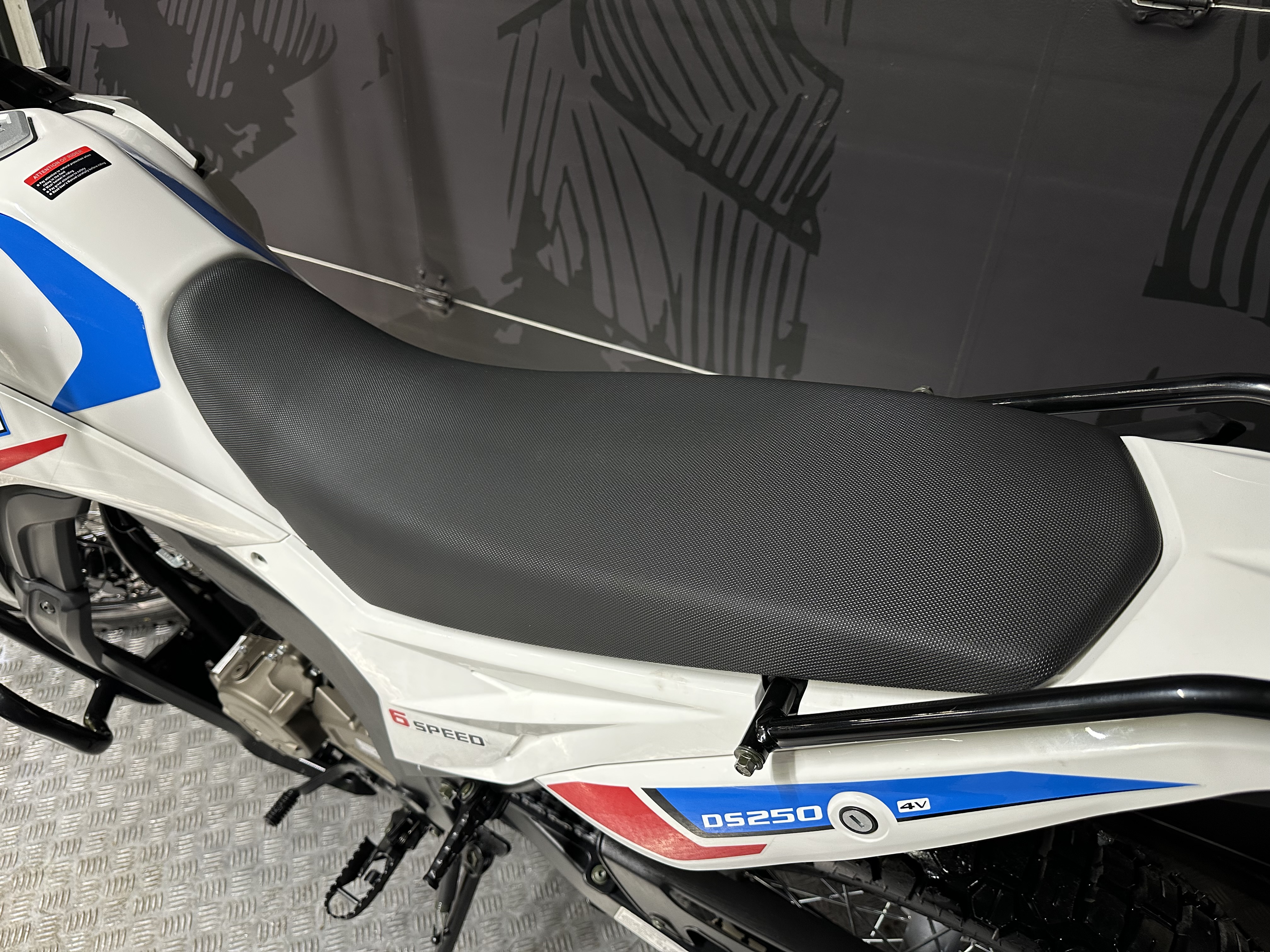 фото Мотоцикл Loncin DS250 Rally