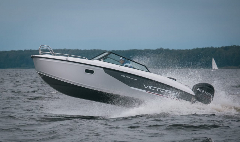 фото Лодка Victory 570 Cruiser